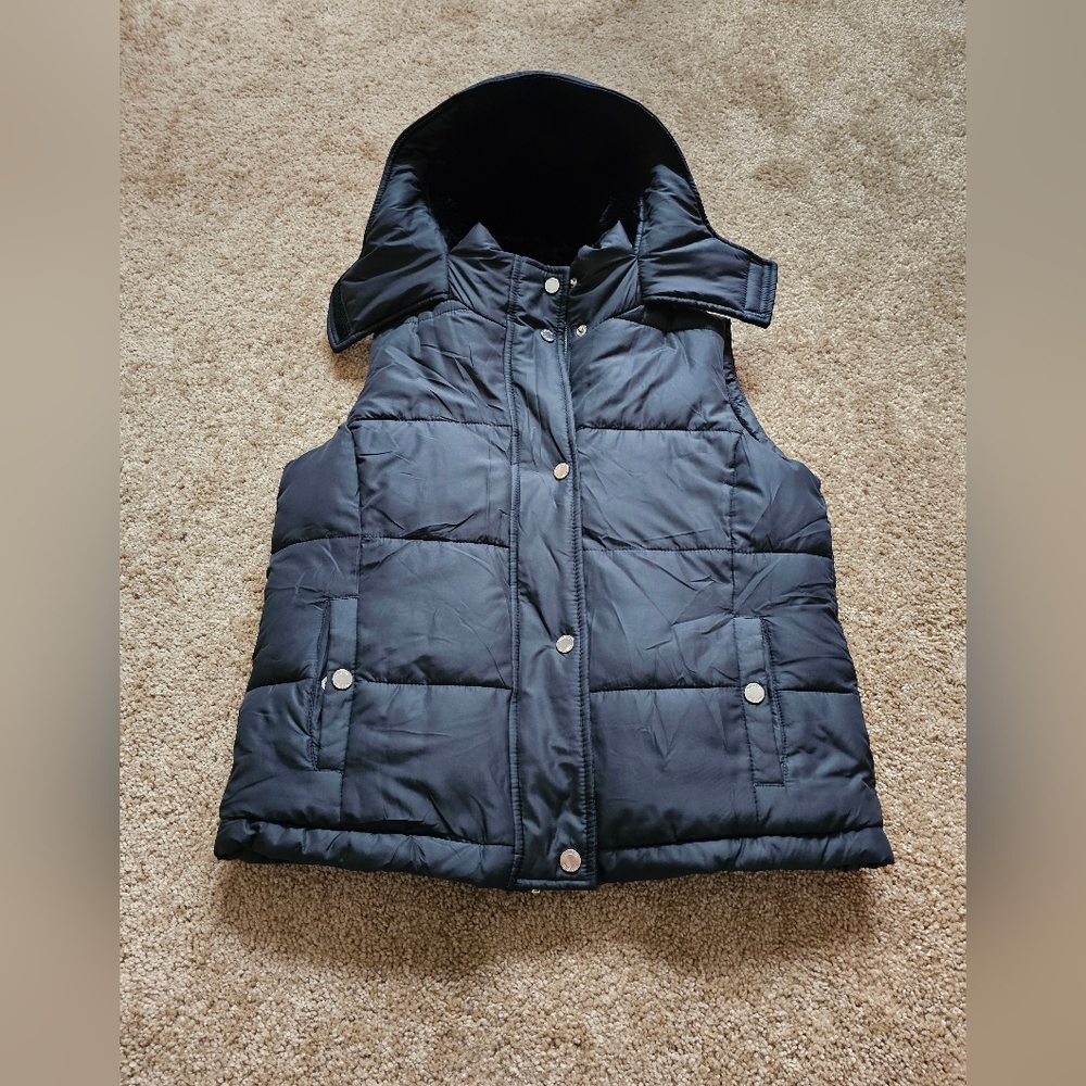 Hollister Black Puffer Vest hers size XS